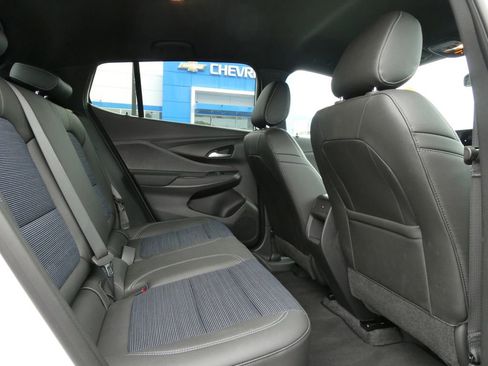 Used 2025 Buick Envista Preferred FWD image 16