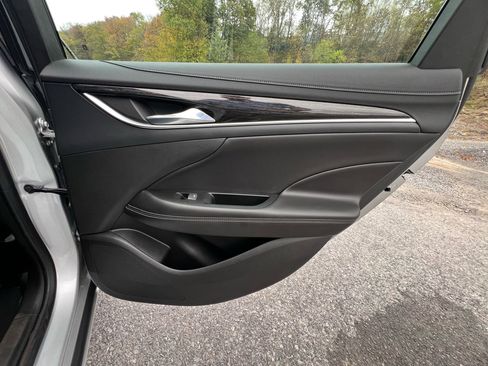 Used 2017 Buick LaCrosse Essence image 25