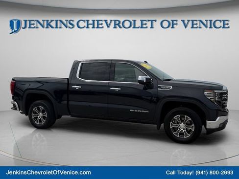 Certified 2025 GMC Sierra 1500 SLT RWD image 2