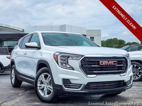 Used 2024 GMC Terrain SLE FWD image 1