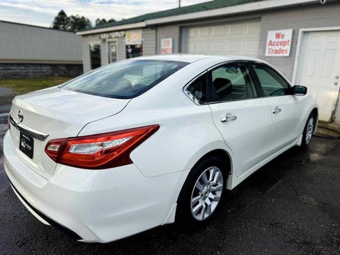 Used 2016 Nissan Altima 2.5 S w/ Power Driver Seat Package image 2