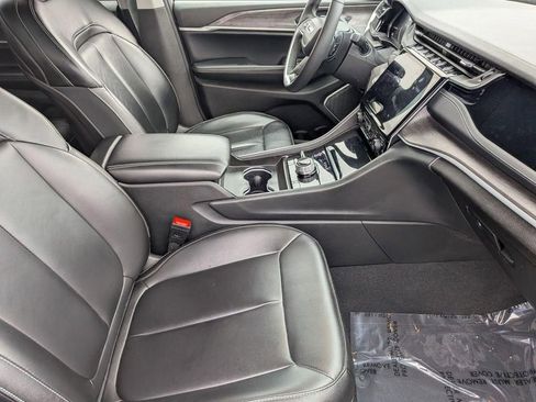 Used 2024 Jeep Grand Cherokee Limited 4xe image 32