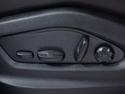 Certified 2026 Porsche Cayenne AWD/4WD image 23