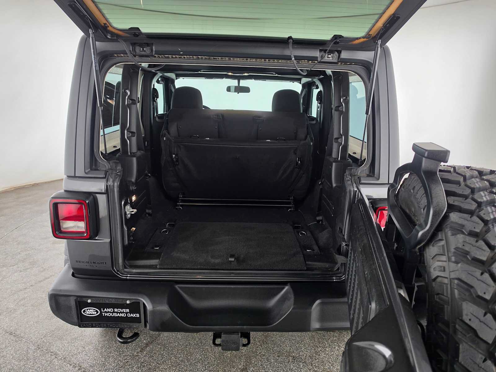 Used 2023 Jeep Wrangler Sport AWD/4WD image 15