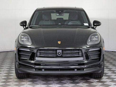 Used 2025 Porsche Macan image 10