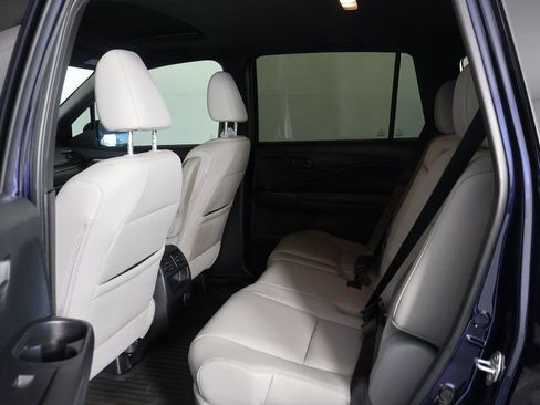 Used 2023 Honda Passport EX-L image 11