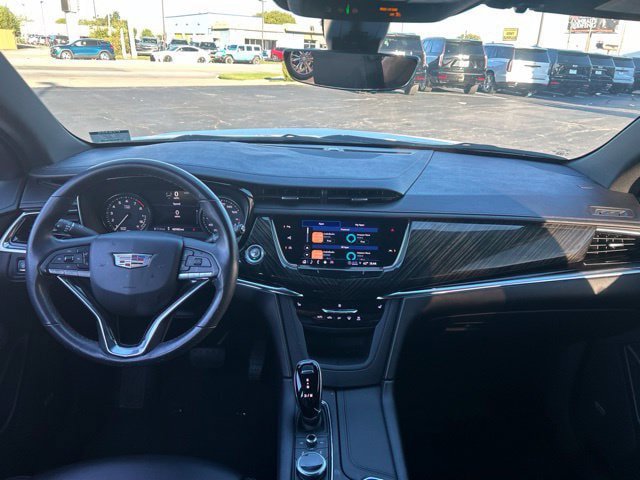 Used 2022 Cadillac XT6 Premium Luxury w/ Technology Package FWD image 15