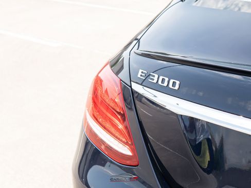 Used 2017 Mercedes-Benz E 300 4MATIC image 46