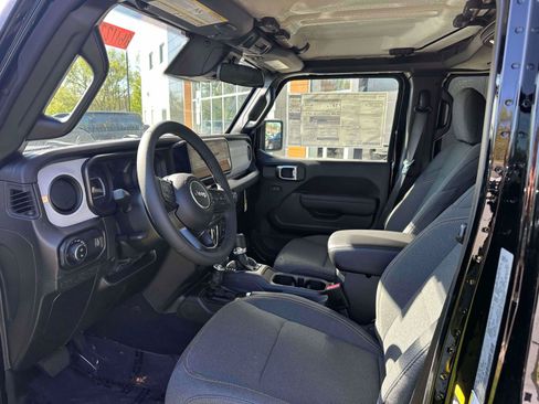 New 2026 Jeep Gladiator Sport AWD/4WD image 14