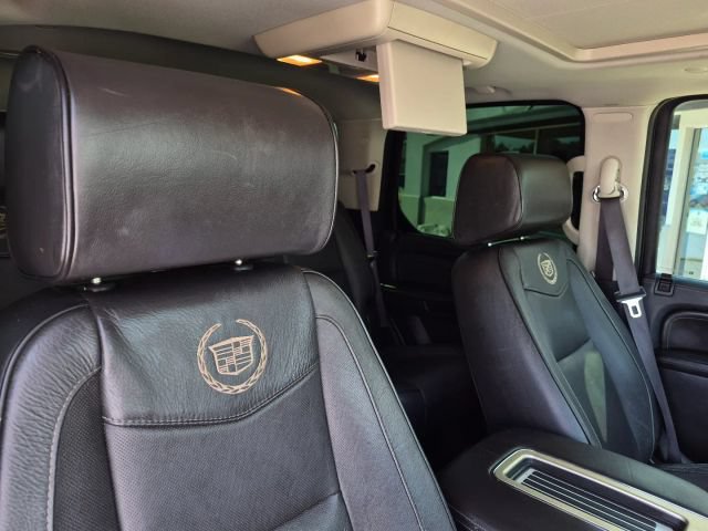 Used 2013 Cadillac Escalade Platinum AWD/4WD image 14