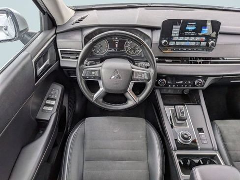Used 2024 Mitsubishi Outlander SE FWD image 15