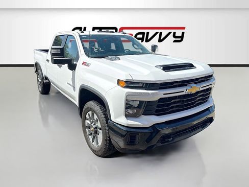 Used 2025 Chevrolet Silverado 2500 Custom w/ Custom Value Package image 1