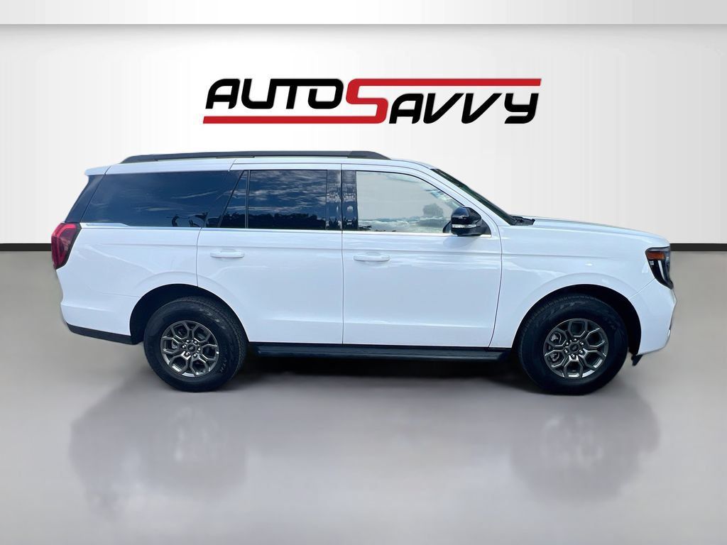 Used 2026 Ford Expedition Active RWD image 8