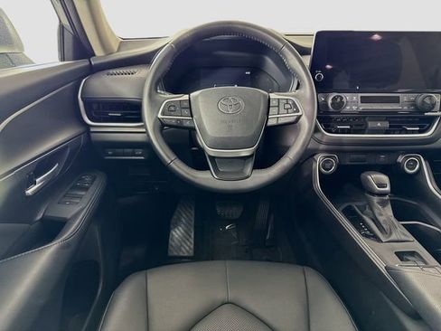 Certified 2025 Toyota Grand Highlander FWD image 21