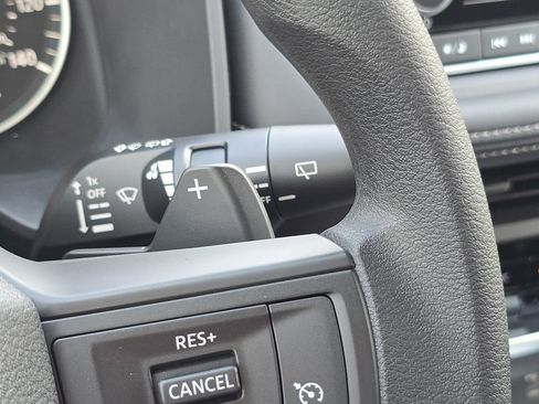 Used 2025 Nissan Rogue S image 27