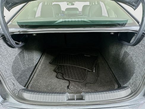Used 2026 Volkswagen Jetta SE FWD image 28
