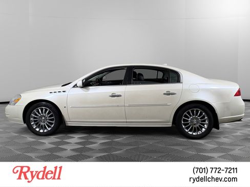 Used 2009 Buick Lucerne Super image 2