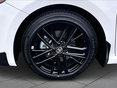 Used 2026 Toyota Camry SE w/ Multimedia Upgrade Package image 10