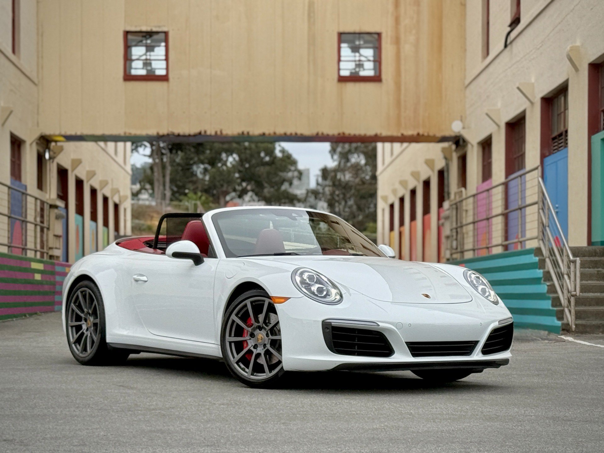 Used 2019 Porsche 911 Carrera 4S AWD/4WD image 3