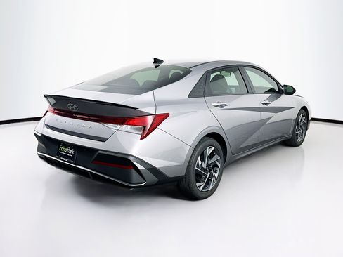 Used 2025 Hyundai Elantra Sport FWD image 9