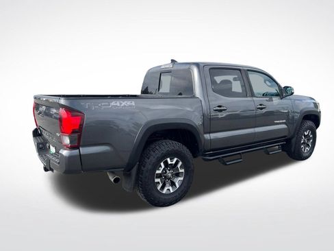 Used 2019 Toyota Tacoma TRD Off-Road AWD/4WD image 3