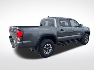 Used 2019 Toyota Tacoma TRD Off-Road AWD/4WD video 3