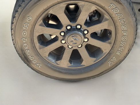 Used 2024 RAM 2500 Laramie w/ Night Edition AWD/4WD image 31