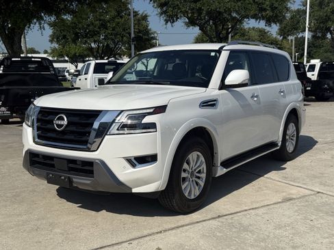 Used 2024 Nissan Armada SV AWD/4WD image 9