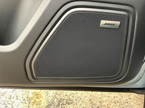 New 2025 Porsche Macan image 33