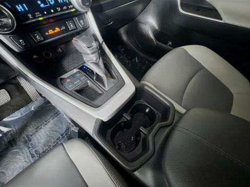 Used 2024 Toyota RAV4 XLE Premium image 24