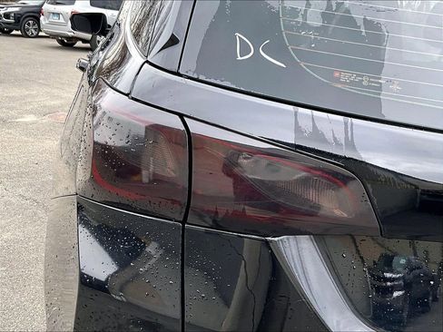 Used 2018 Chevrolet Equinox LS image 28