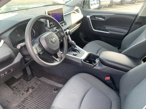 Used 2025 Toyota RAV4 XLE AWD/4WD image 11