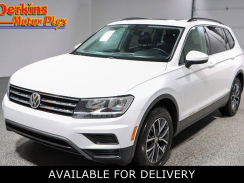 Used 2020 Volkswagen Tiguan SE w/ Panoramic Sunroof Package image 1