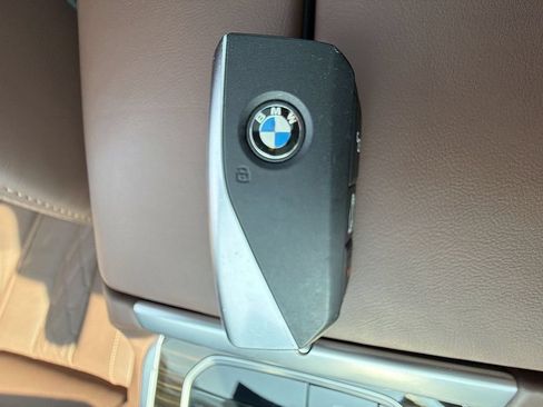 Used 2024 BMW X5 xDrive40i w/ Premium Package AWD/4WD image 28