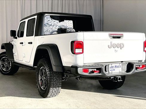 Used 2023 Jeep Gladiator Rubicon w/ Cold Weather Group image 10