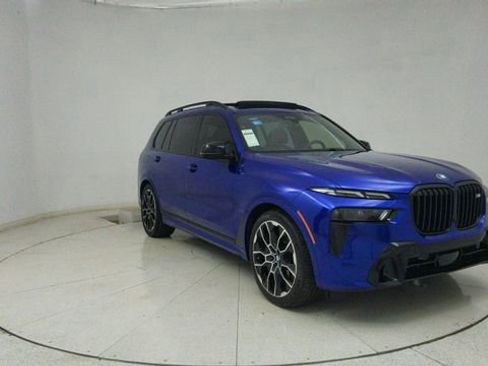 Used 2025 BMW X7 M60i image 73