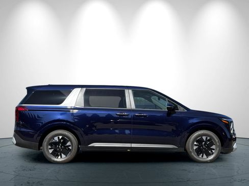 New 2026 Kia Carnival LXS image 3