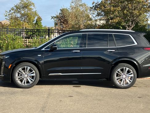 Used 2023 Cadillac XT6 Premium Luxury image 7