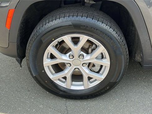 Used 2022 Jeep Grand Cherokee Limited image 5