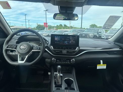 New 2026 Nissan Altima 2.5 SR w/ SR Premium Package FWD image 23