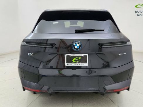 Used 2024 BMW iX xDrive50 w/ Sport Package AWD/4WD image 5