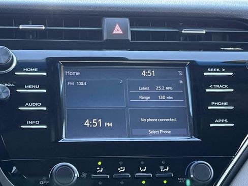 Used 2018 Toyota Camry LE FWD image 15