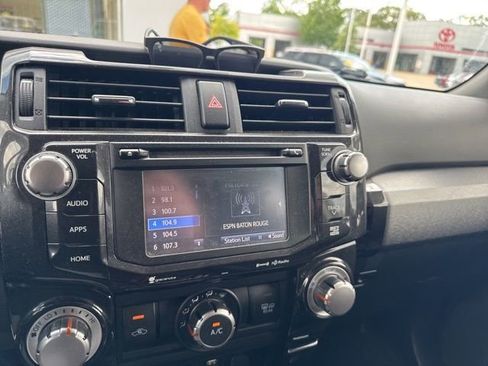 Used 2018 Toyota 4Runner TRD Off-Road image 33