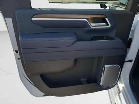 New 2026 Chevrolet Silverado 2500 High Country w/ High Country Premium Package AWD/4WD image 44
