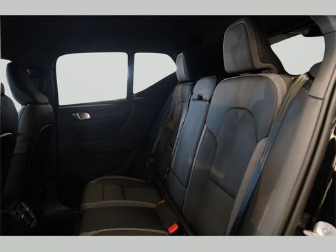 New 2025 Volvo EX40 Core w/ Climate Package image 19