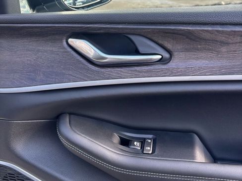 New 2026 Jeep Grand Cherokee L Limited image 17