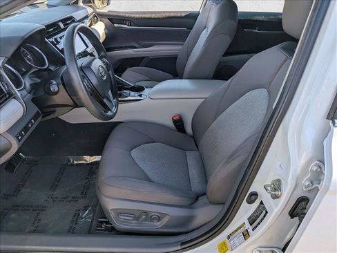 Used 2020 Toyota Camry LE image 14