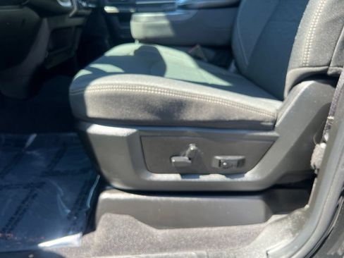 Used 2025 RAM 2500 Big Horn AWD/4WD image 35