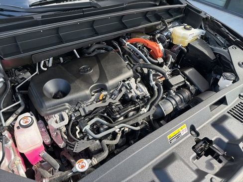 Used 2021 Toyota Highlander LE image 28