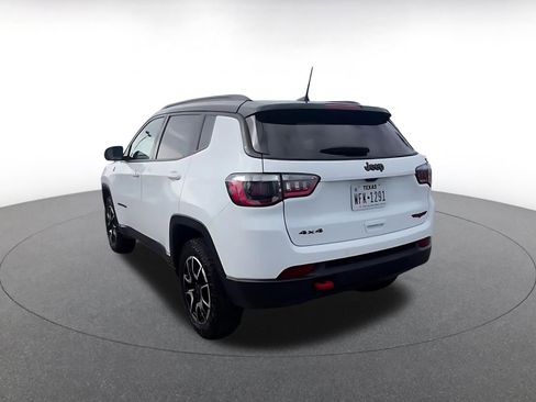 Used 2025 Jeep Compass Trailhawk AWD/4WD image 11